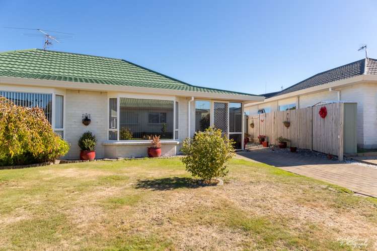 2/17 John Street Trentham_11