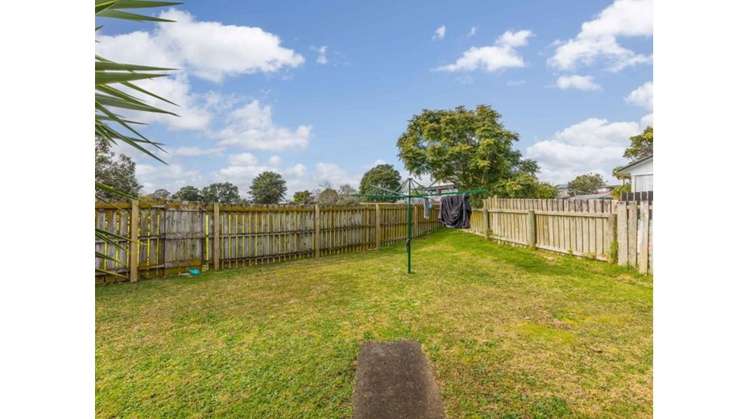 2/6 Bundena Place Clendon Park_12
