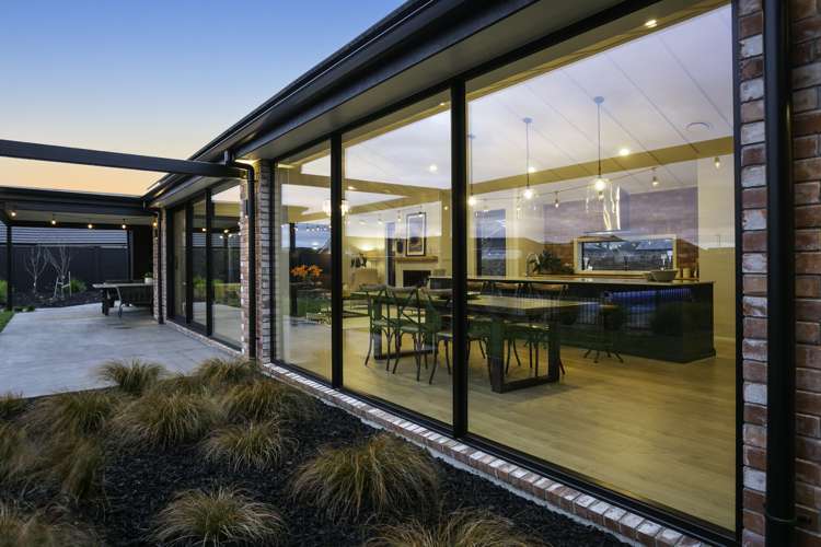 32 Alan Livingston Drive Cambridge_15