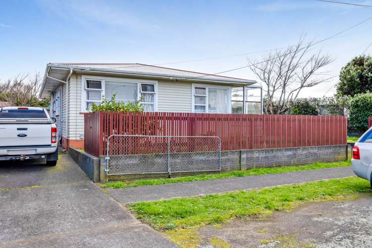 13 Dixon Avenue Hawera_16