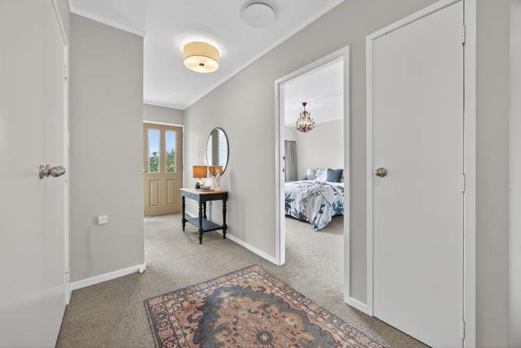 1/17 Rothwell Place Sunnyhills_13