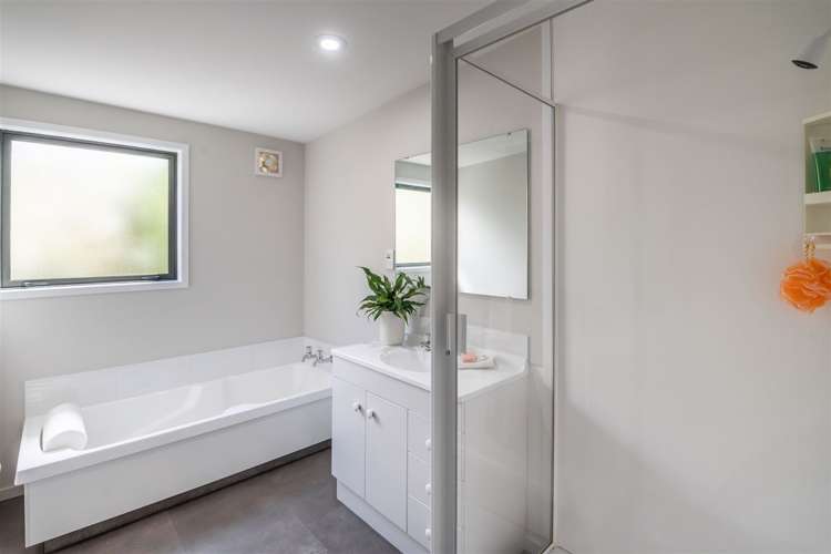 1/13 Glenelg Spur Hillsborough_10