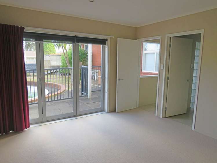 26 Dennis Avenue Hillpark_16