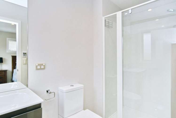 12 Bonecrusher Street Lincoln_11