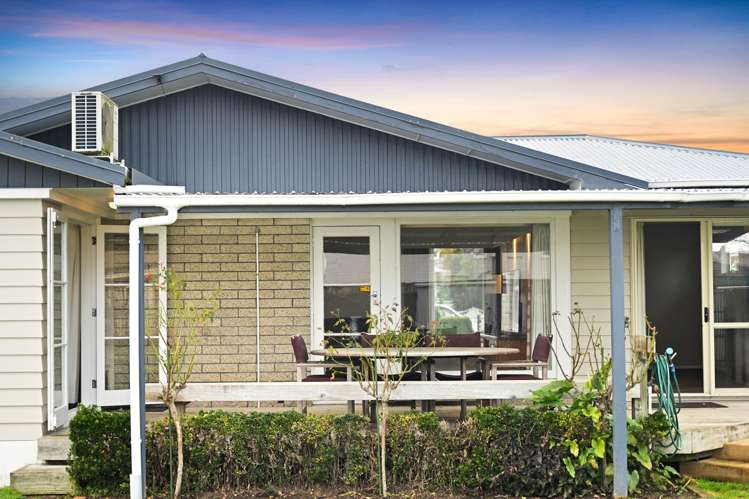 69 Resthill Crescent Glenview_22