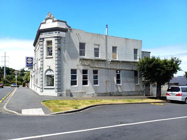 Must Sell - Carisbrook Hotel