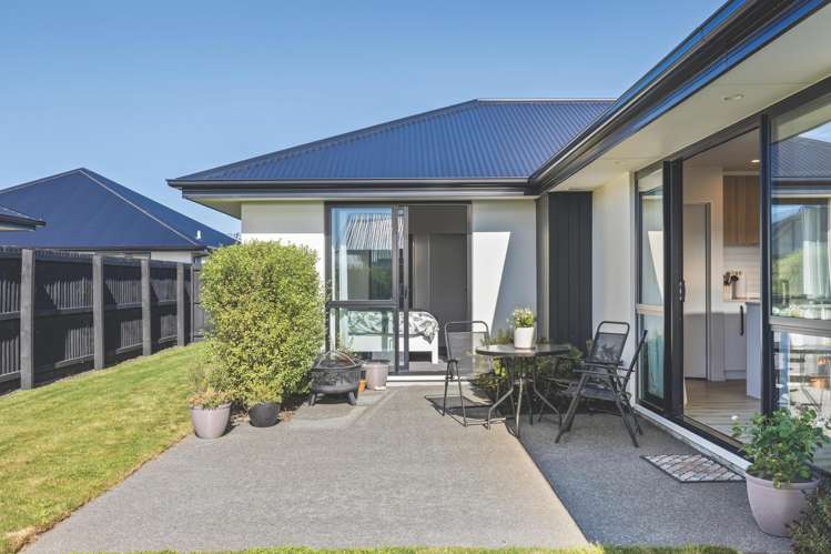 63 Blunden Road Lincoln_17