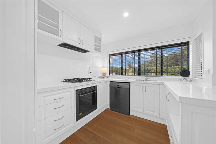 14 Watersfield Place Flat Bush_17