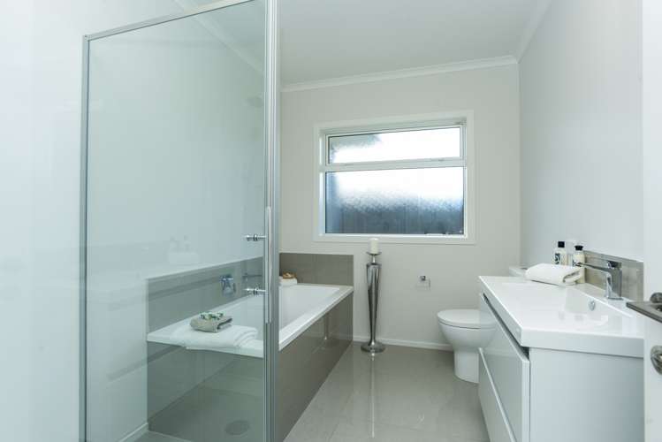 552 Lyndhurst Road Frimley_7