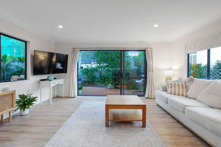 3/6A Botany Road_0
