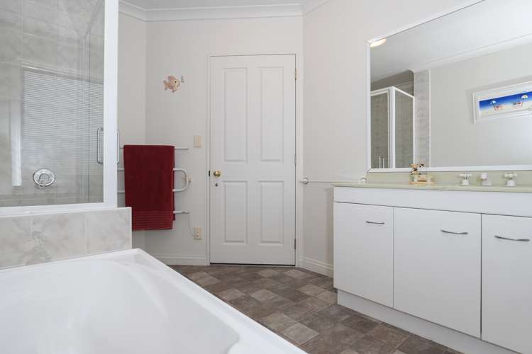 25 Farringdon Avenue Rototuna North_17