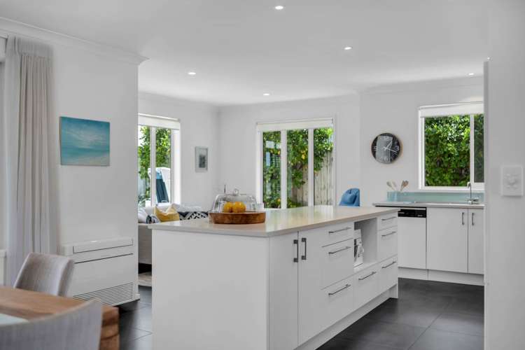 7 Artists Avenue Beachlands_13