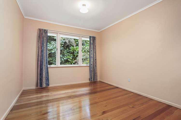 2 York Road Titirangi_11