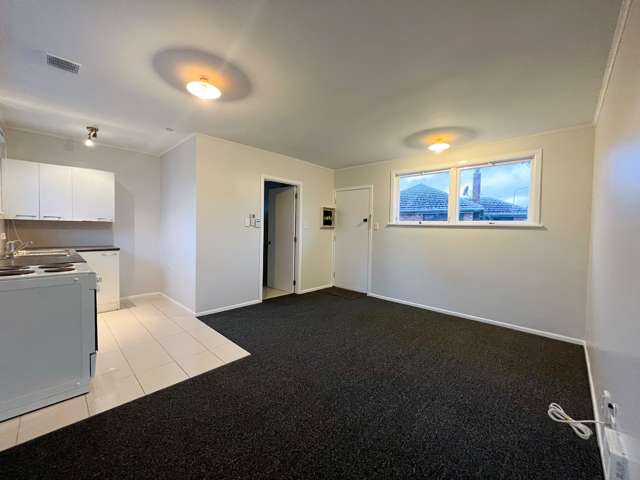 2/182 Penrose Road (Front Unit) 1816_1