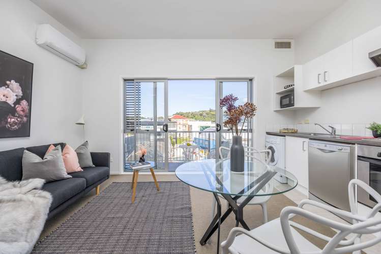 302/10 Flower Street Eden Terrace_5