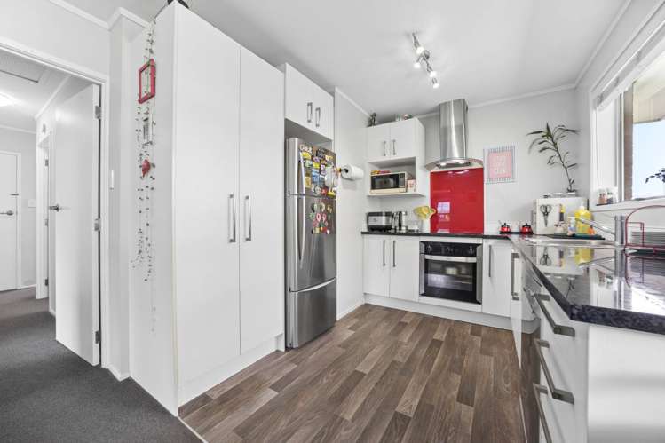 2/2 Tabitha Crescent Henderson_6