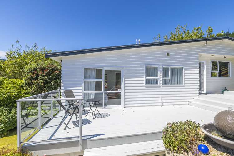 4 Sunrise Boulevard Tawa_1