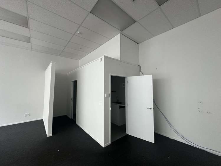 Shop 4/62-78 Hurstmere Road Takapuna_5