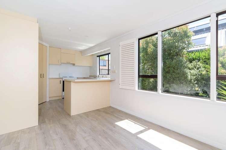2/18 Killarney Street Takapuna_10