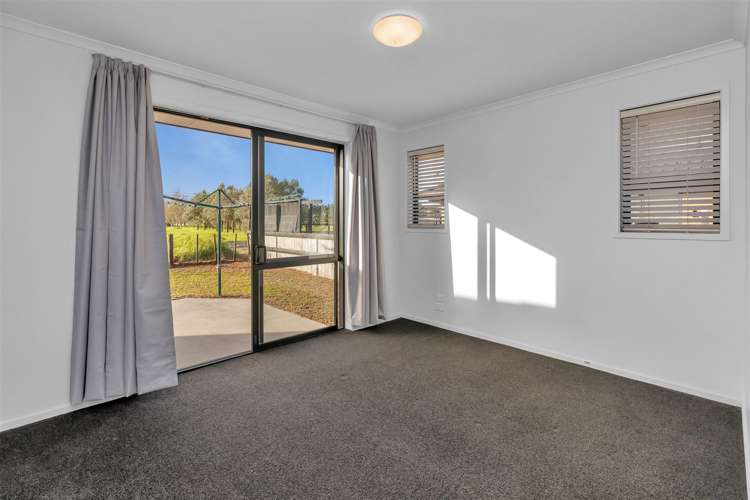 33 Ocean View Rise Ruakaka_11