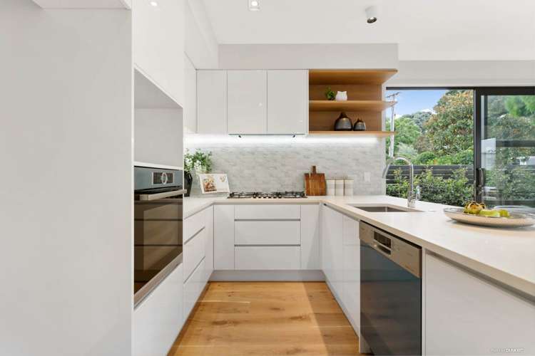 13a Queensway Three Kings_18