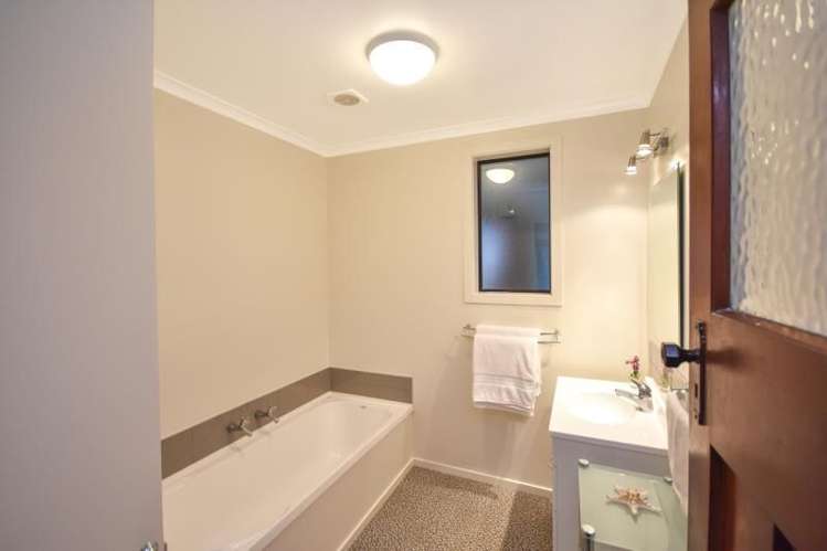 27 Clyde Street Mosgiel_11