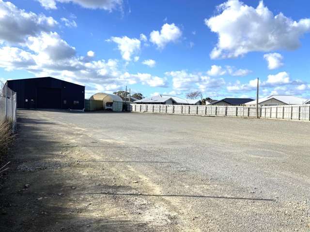 Versatile workshop or storage for lease