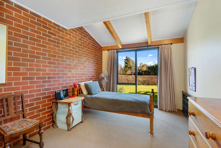 210 River Road Lincoln_21