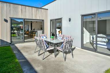 181 Victoria Street West_2