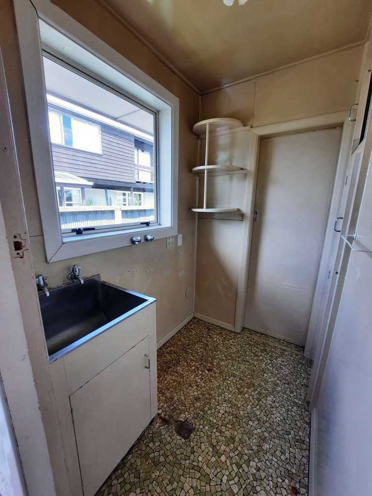 113 Gayhurst Road Dallington_11