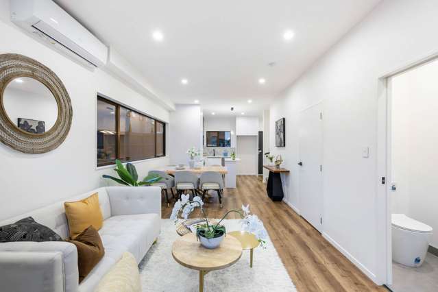 2 & 5/81 Vodanovich Road Te Atatu South_2
