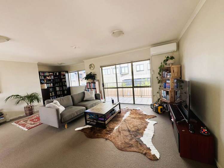 170/172 McLeod Road Te Atatu South_1
