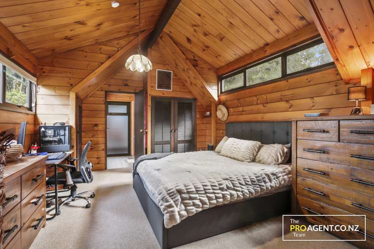 566 Scenic Drive Waiatarua_14