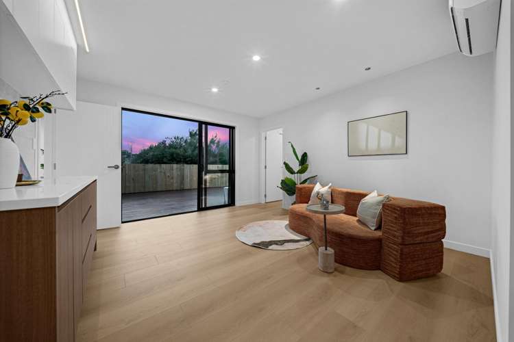 26B HENRIETTE PLACE Totara Park_16