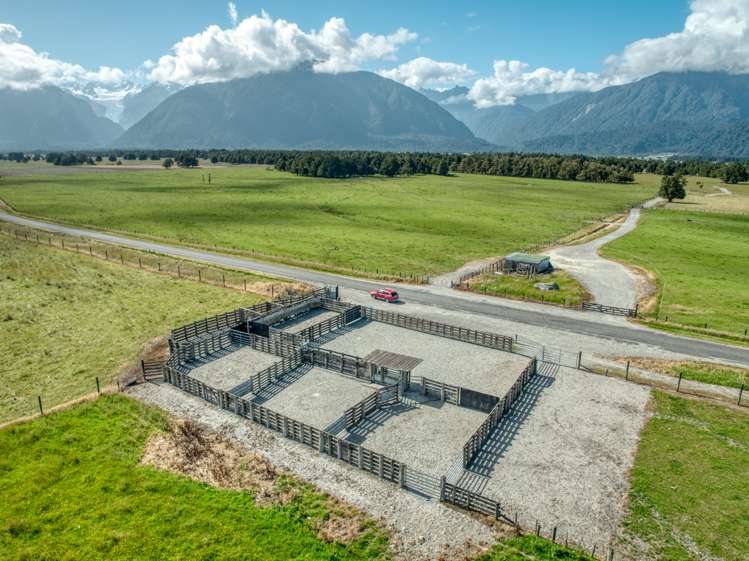 97b Cook Flat Road Fox Glacier_5