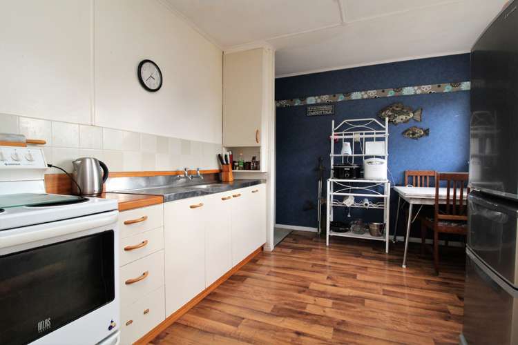 1 North Street Mokau_8