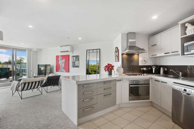 2A/84 Gunner Drive Te Atatu Peninsula_2