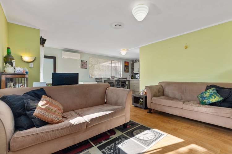 2/115 Beach Road Pahurehure_7