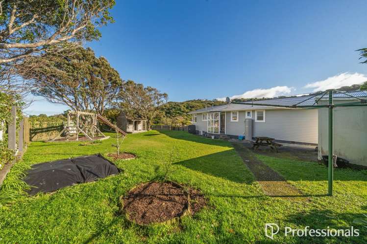5 Holly Grove Maungaraki_15