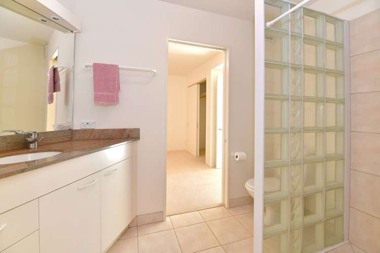 20 Pacific Parade Army Bay_20