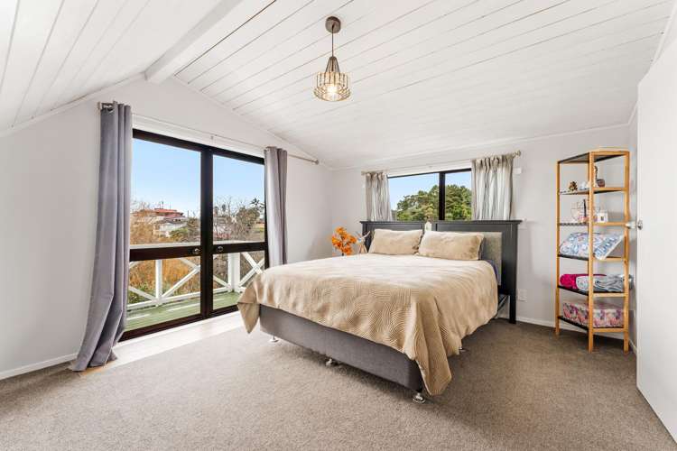 11 Moffat Road Red Beach_11