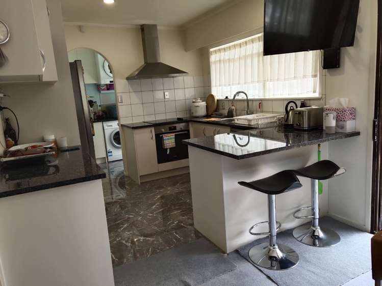 3 Trust Place Sunnyhills_5