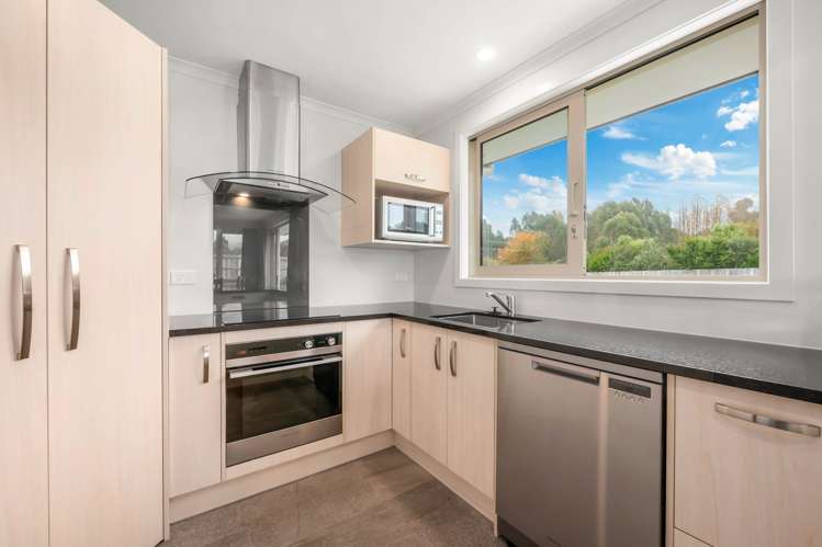 6 Kanuka Grove Kinloch_11