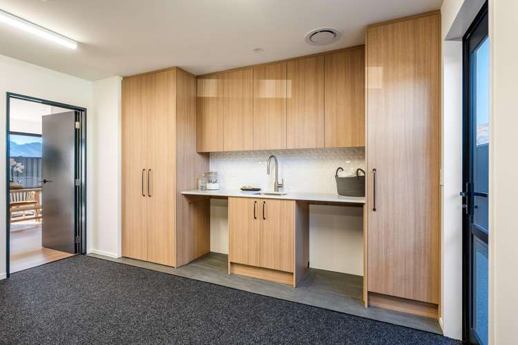 182 Burdon Loop Lake Hawea_22