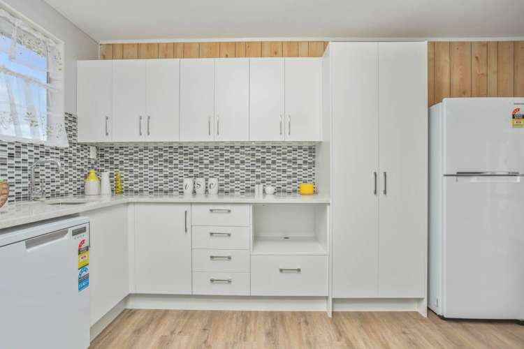 2/72 Portage Road New Lynn_5