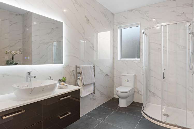 162 Arran Point Parade Orewa_16