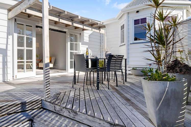 62 Beach Road Mellons Bay_33
