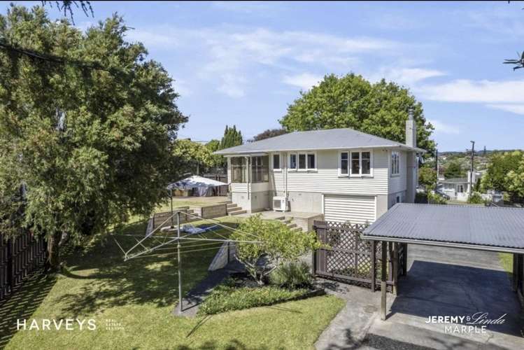 120 Vodanovich Road Te Atatu South_25