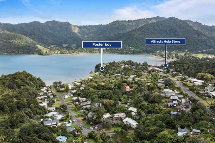 1095 Huia Road Huia_9