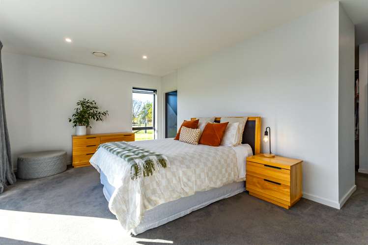 162 Beach Road East Elgin_20